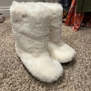 LC Lauren Conrad White House Slipper Booties